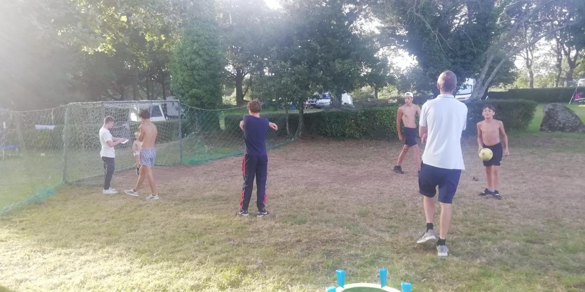 Camping Des Pierres Debout 内维兹 外观 照片